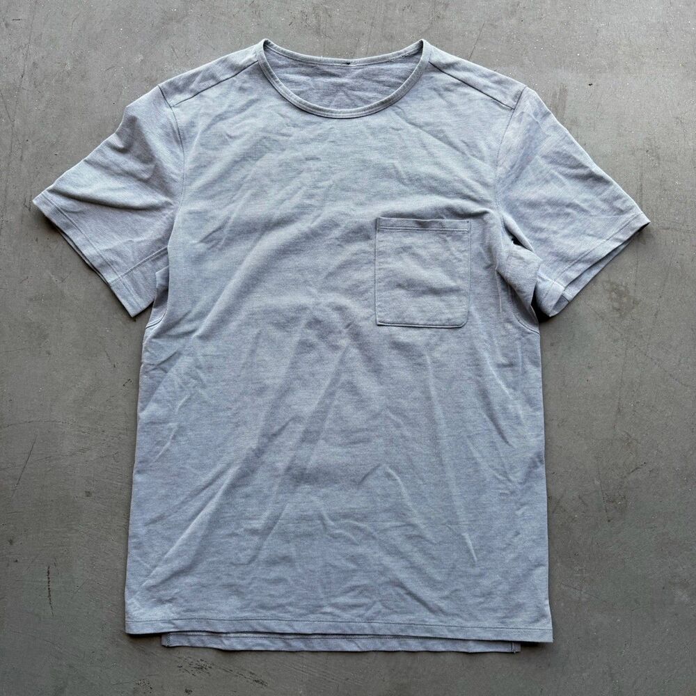 Lululemon Mens S Gray Shirt Short Sleeve Performance Golf Casual Gym Pocket